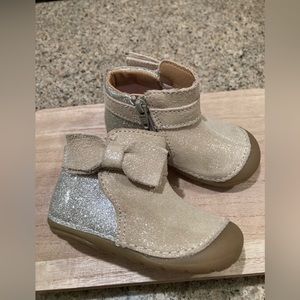 Size 4.5 Infant Stride Rite Soft Motion Boots